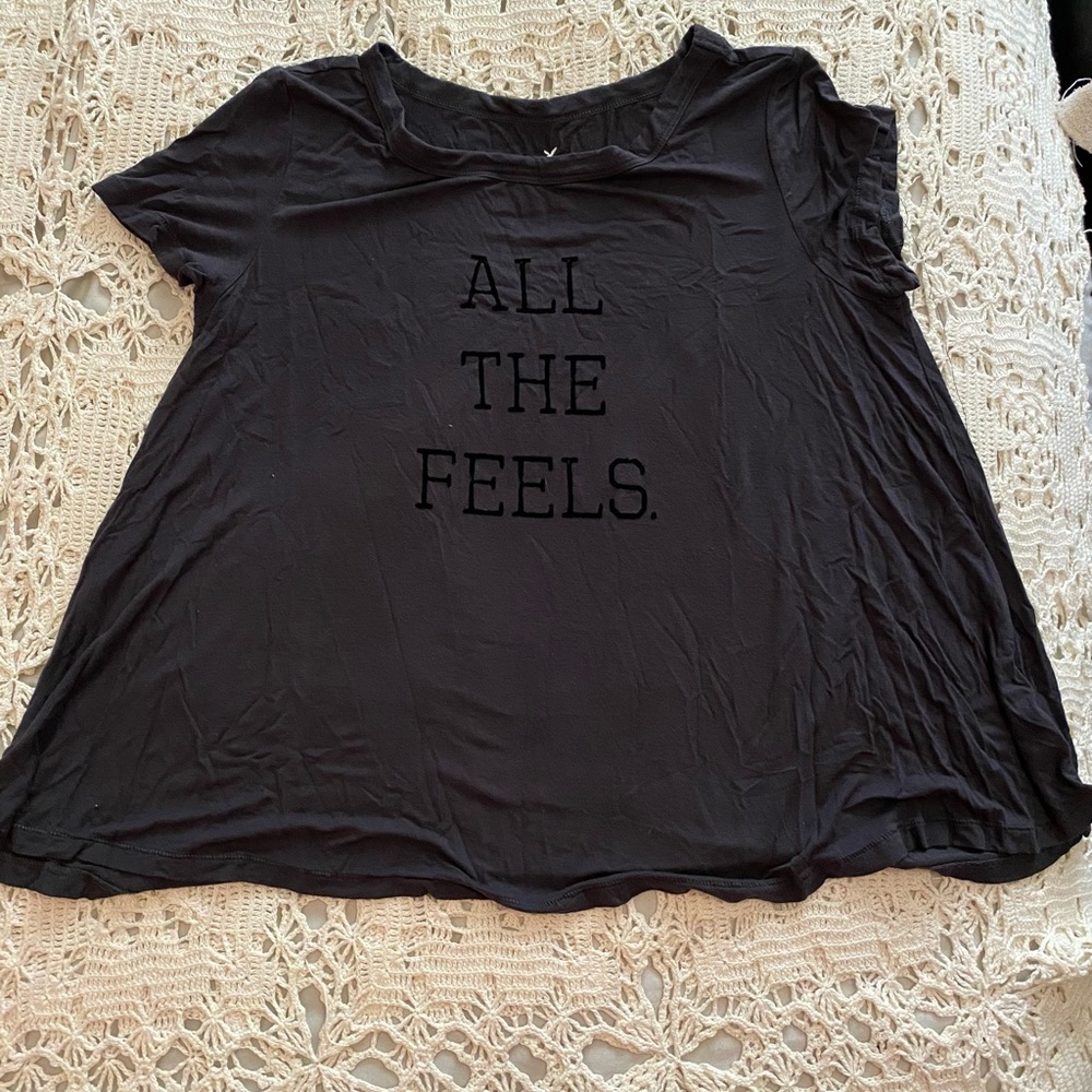 American Eagle Tee “All The Feels”